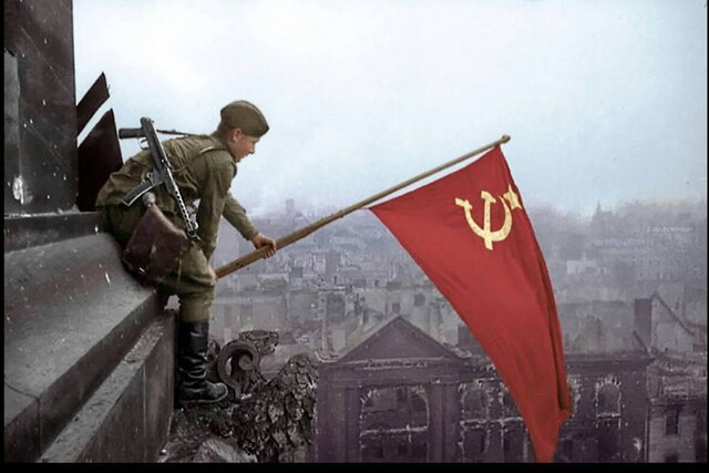 La Segunda Guerra Mundial brindó a los antropólogos una posibilidad sin precedentes de prestar su profesionalismo en asuntos de carácter práctico y la antropología aplicada como disciplina vivió un período de gran intensidad