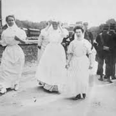 Timeline: Evolucion del vestuario de las enfermeras