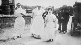 Timeline: Evolucion del vestuario de las enfermeras