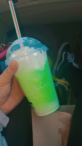 J’ai bu à des frappé trèfles de McDonalds.