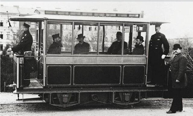 PRIMER  TRANVÍA ELECTRICO