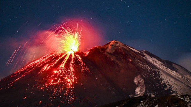 Erupción de un volcán