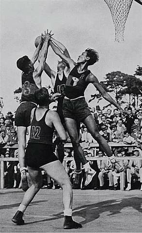 Primera exhibición del deporte