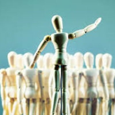 Timeline: Línea de tiempo en estilos de liderazgo, motivación y comunicación.