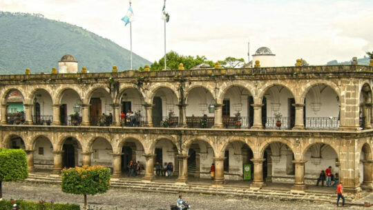 CATEDRÁL Y PALACIO EPISCOPAL