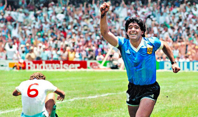 Es mort Diego Armando Maradona