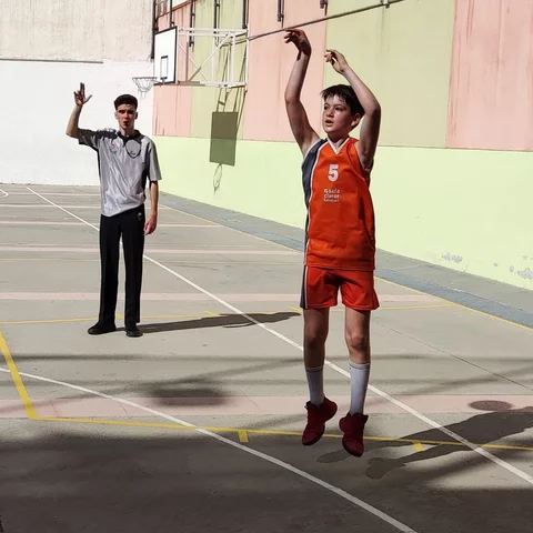 Començo a fer Bàsquet