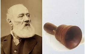 Antonio Meucci inventa el primer teléfono.