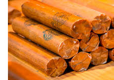 Alfred Nobel inventa la dinamita.