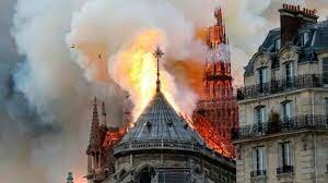 INCENDI A LA CATEDRAL DE NOTRE-DAME