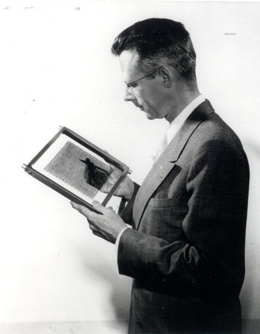 Jay Forrester concibe la idea de memoria de núcleos