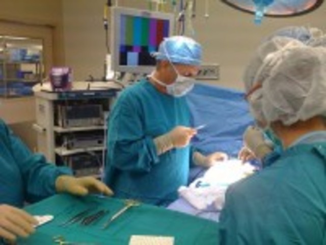 Locke supervises liver operation