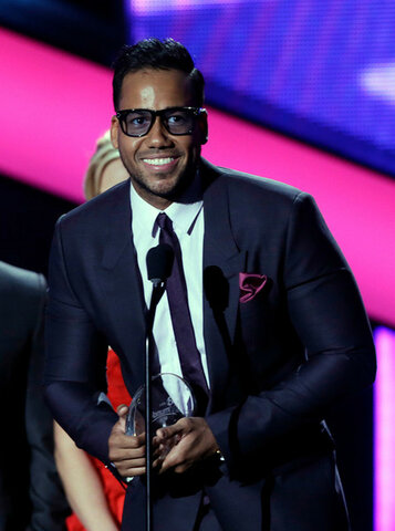 He won his first "Billboard Latin Music Award for Digital Album of the Year."