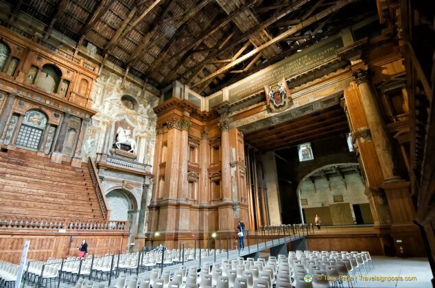 The Building of Teatro Farnese