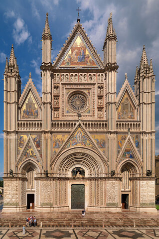 Sviluppo di stili ROMANICO e GOTICO