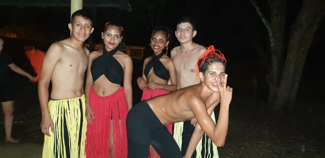 mi primera presentacion de danzas