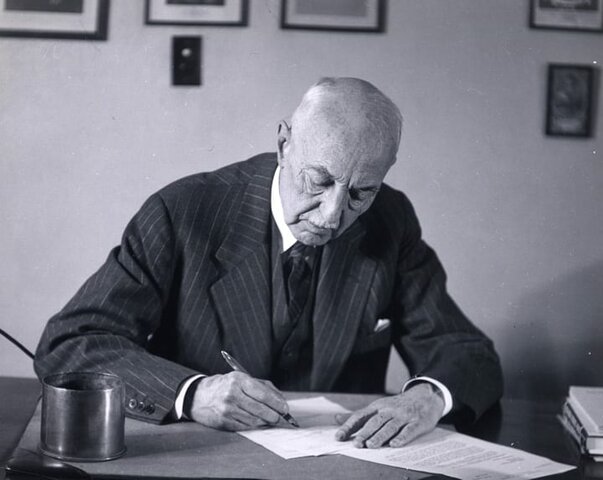 C. E. Winslow en  Estados Unidos, redactó la primera definición de Salud  Pública: