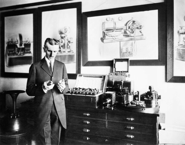 Invención de la radio por Nikolas Tesla