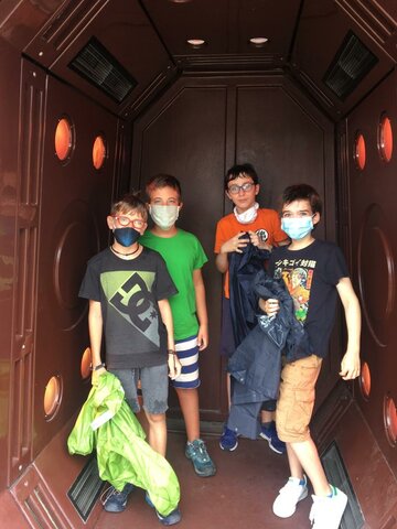 Vaig a Port Aventura amb uns amics