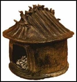 Urna funeraria en forma de cabaña, necrópolis de Tarquinia.