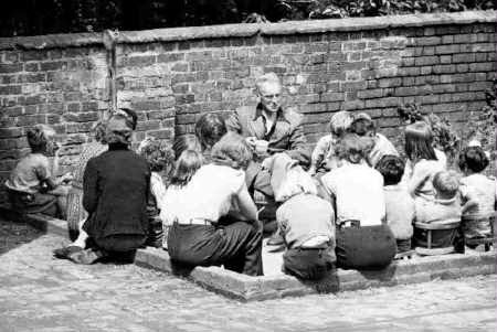 CORRIENTE ANTIAUTORITARIA