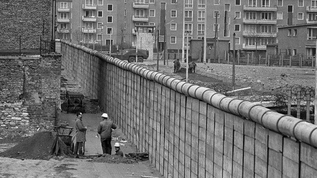 Construcción del Muro de Berlín