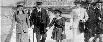 Porfirio Díaz y su gabinete, el entonces presidente de la República Mexicana abandonó el poder.