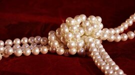 Timeline: Collar de perlas