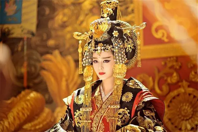 Wu Zetian Becomes the First and Only Female Emperor of China