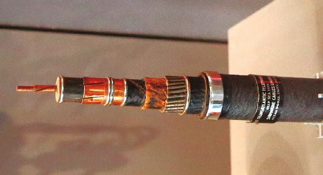 Cable coaxial trasatlántico submarino