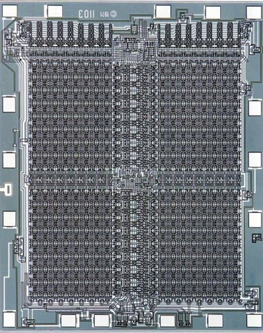 (Dynamic Random Access Memory) DRAM
