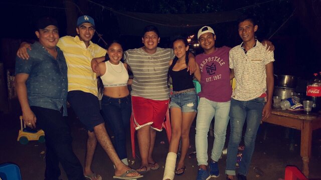 HECHO DESAGRADABLE Y FELIZ