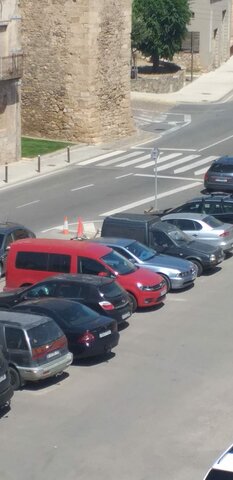 Ens canviem de cotxe per una furgoneta nova de color vermell