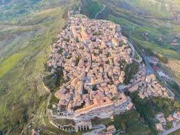 Rinascono e si ampliano le città