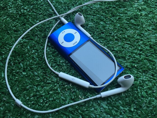 Apple iPod Shuffle - Steve Jobs & Team