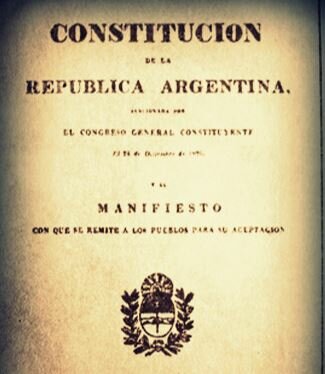Fue firmada la constitución que consagra un sistema representativo,
