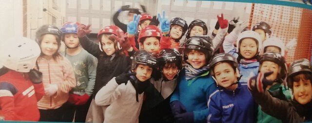 Aprenc a patinar sobre gel amb l'escola