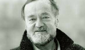 TOULMIN. Publica el primer estudio que cuestiona la postura positivista