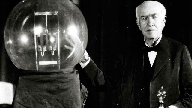 Thomás Alva Edison inventa la bombilla
