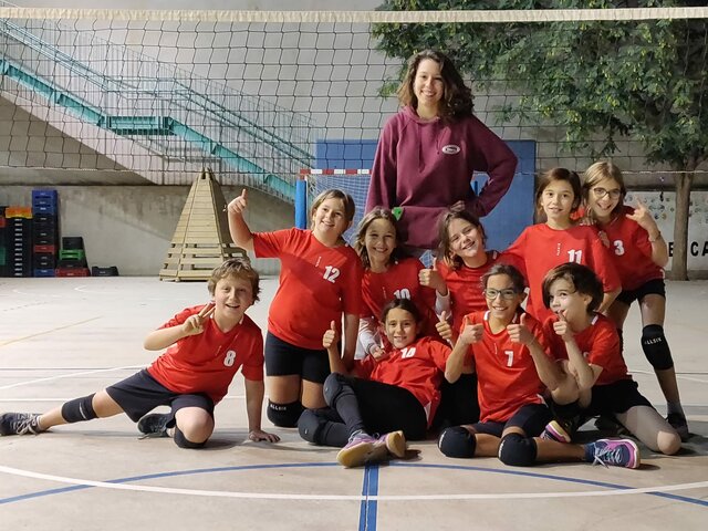 Primer partit de voley 〇