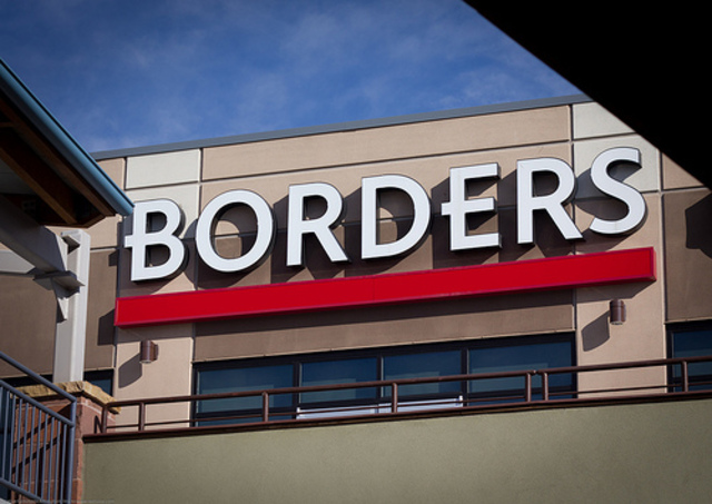Borders goes bankrupt