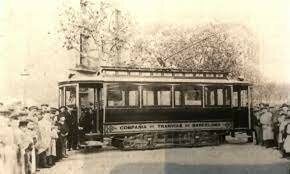 Primer tranvía eléctrico en Berlín por Werner Von Siemens