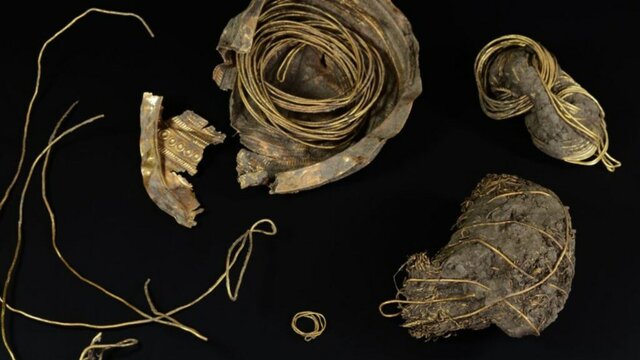 Gouden voorwerpen uit de Bronstijd.