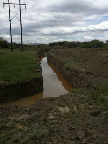 continuan exavaciones en el canal de riego, llegando a la desviacion  del trazo para conectar con la laguna de zacoalco