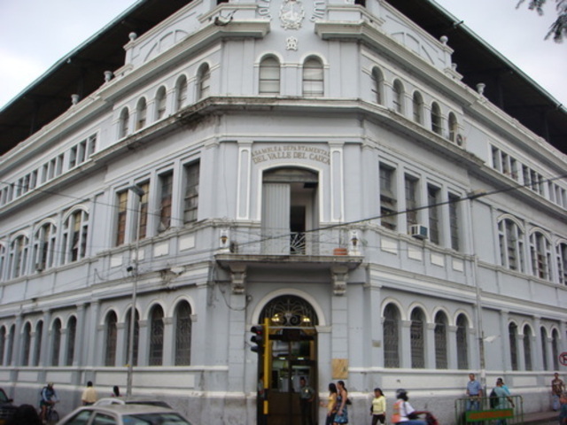 FARC asaltan un edificio en Neiva