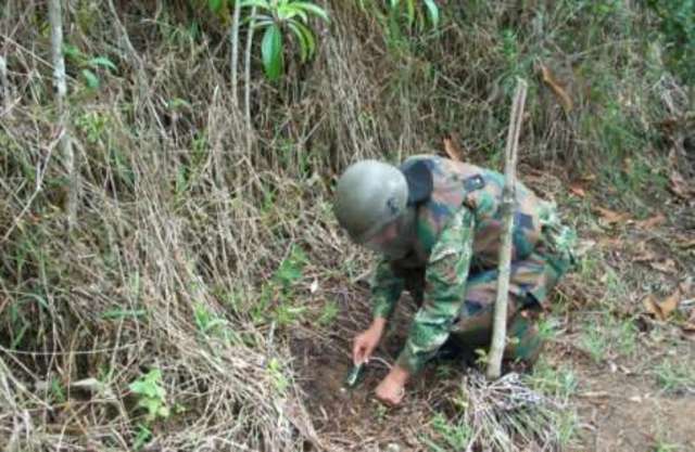 Colocan un carro bomba