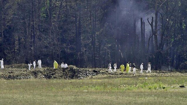 10:03: Flight 93 crashes into a field in Pennsylvania after the passengers and crew retake the plane from the hijackers.