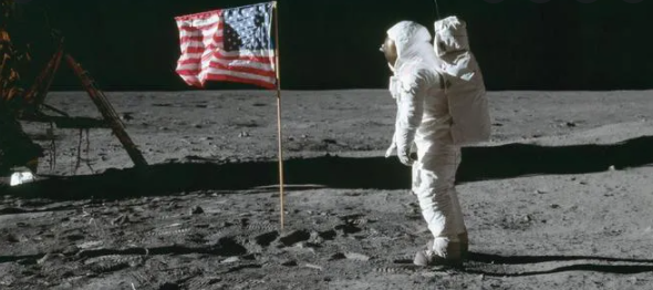 Arribada del home a la lluna.