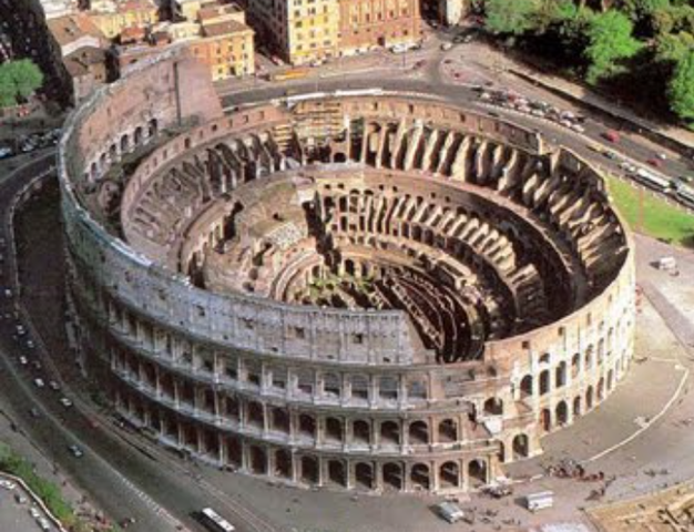 Es va construir el primer coliseu