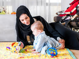 Baby recognizes primary caregiver